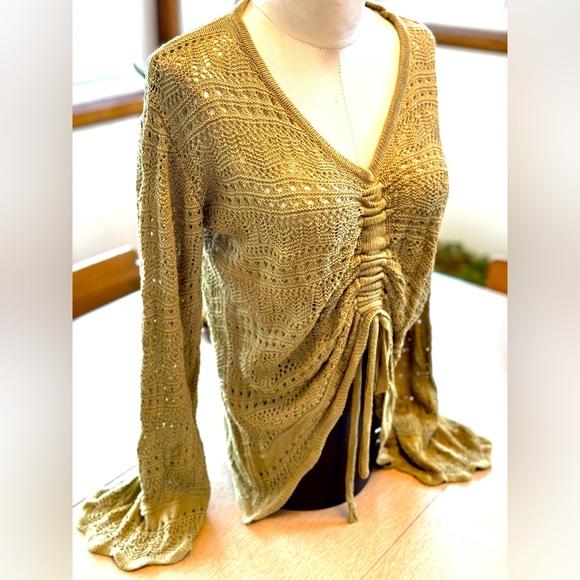 LIGHTWEIGHT KNIT CINCHING SWEATER - Picture 5 of 11